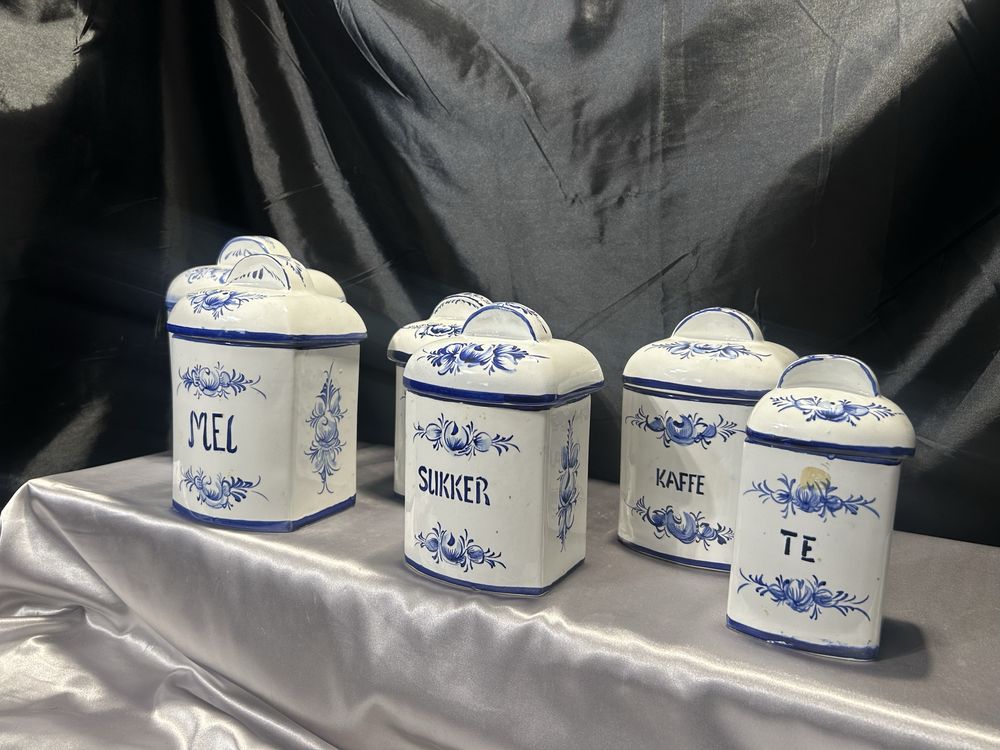 Zestaw sześciu ręcznie malowanych ceramicznych pojemników