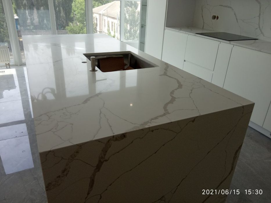 Стільниці сходи підвіконня кварц