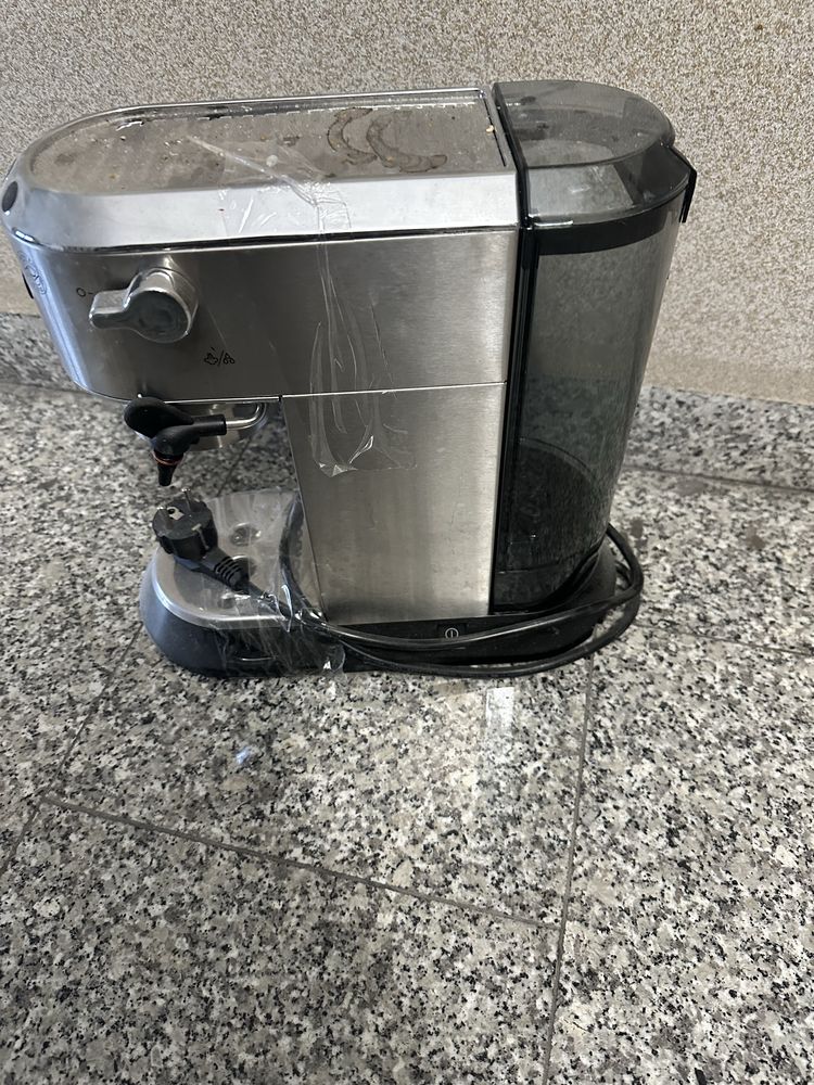 Ekspres ciśneniowy DE LONGHI EC 685.M