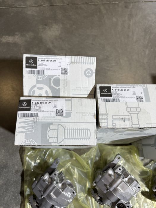 Масло насос масляний OM642 3.0 Sprinter W906 W907 спрінтер 319 519