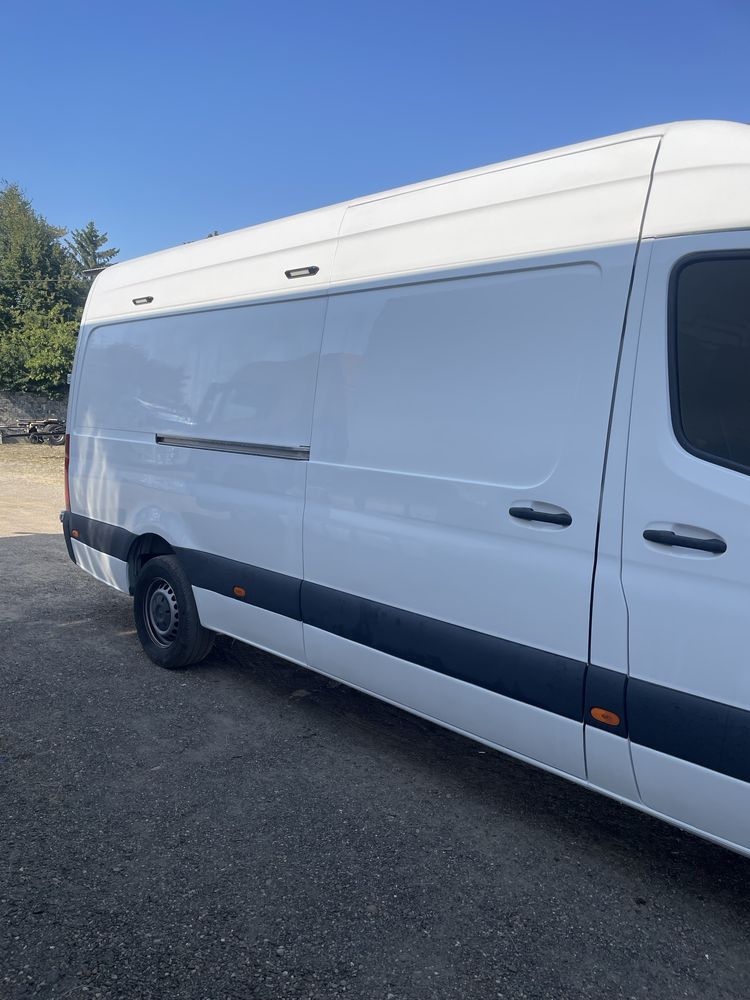 Mercedes-Benz Sprinter 907 long