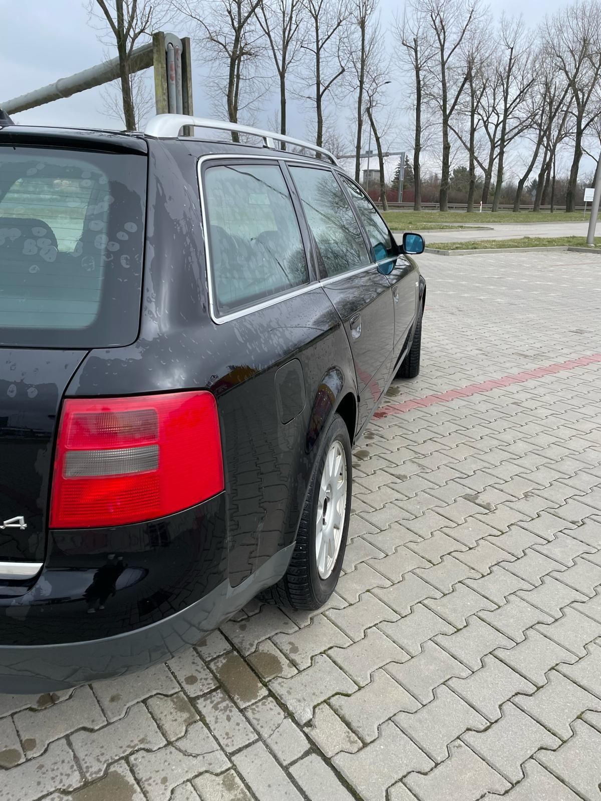 AUDI A6 C5 2.4 1999 hak