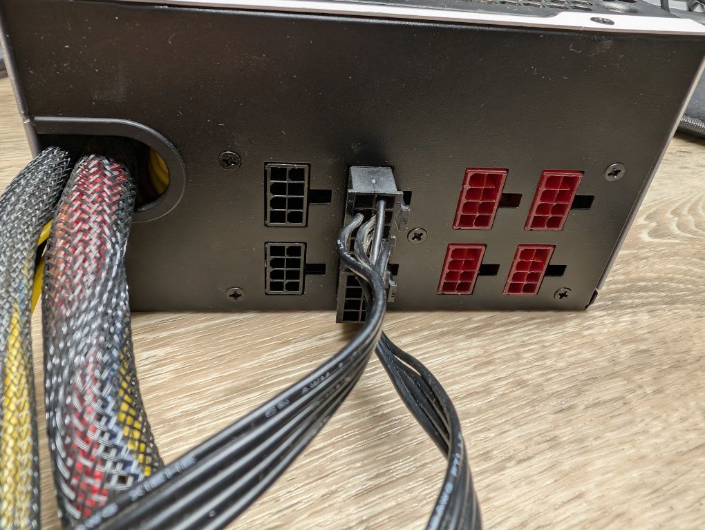 Блок питания Raidmax Vampire 1000w gold standard