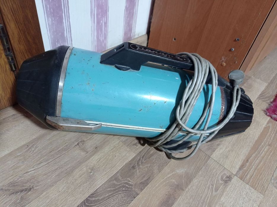 Пылесос "Ракета 7М". Пилосос. Пилосмок.