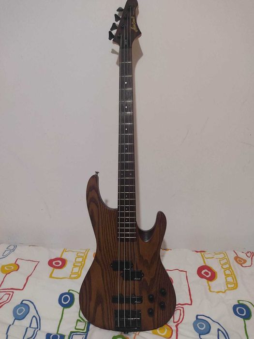 Baixo Aria pro II