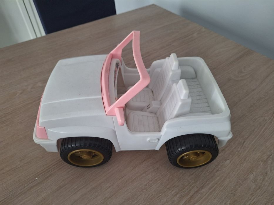 Auto dla lalki barbie
