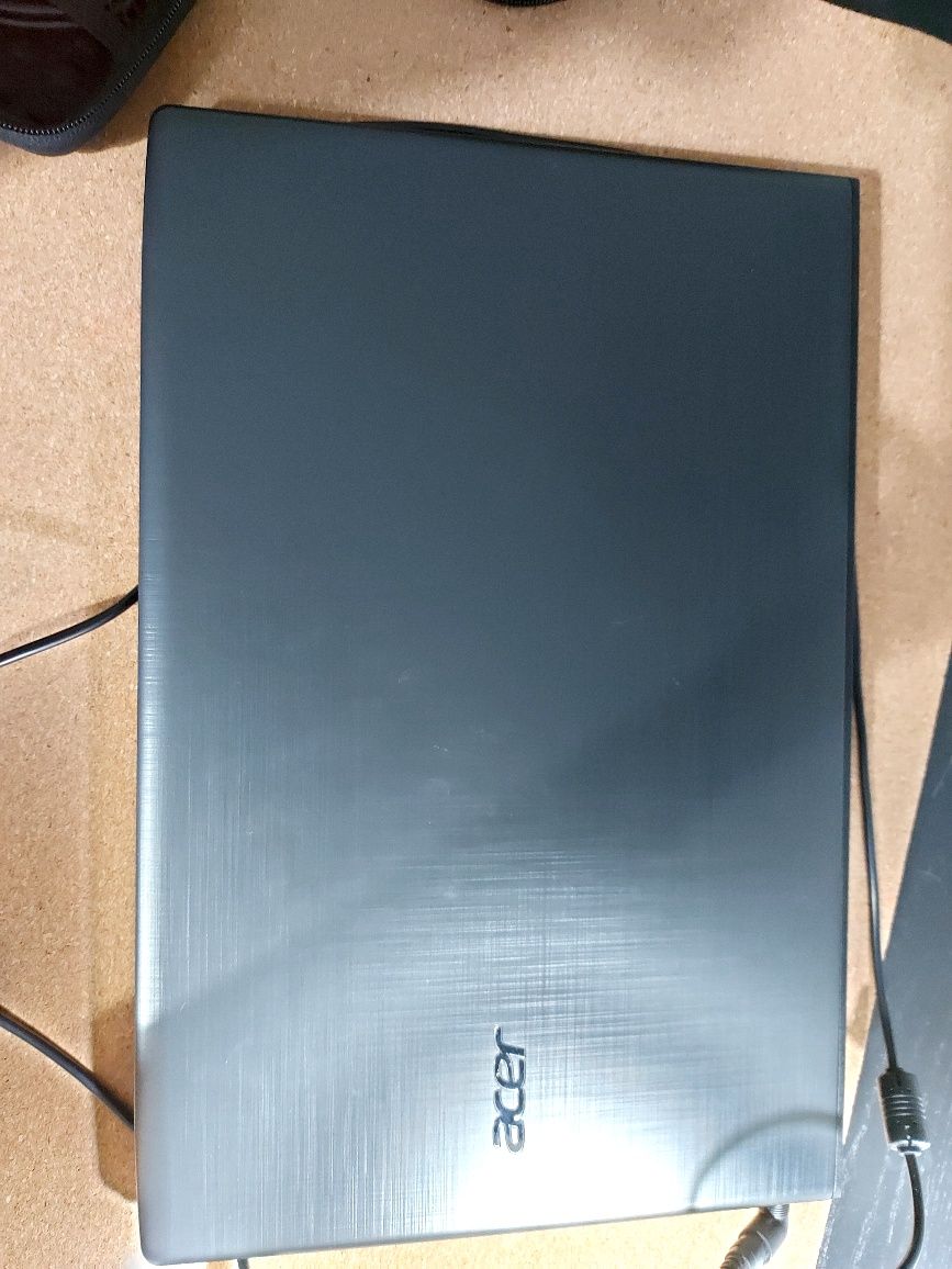 PC Acer Aspire E5-575