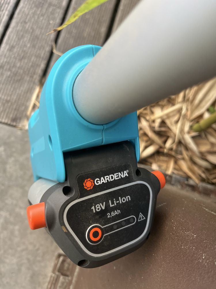 Aparador de Sebes Gardena 18V