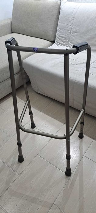 Andarilho Fixo Novo + Banco de apoio para duche