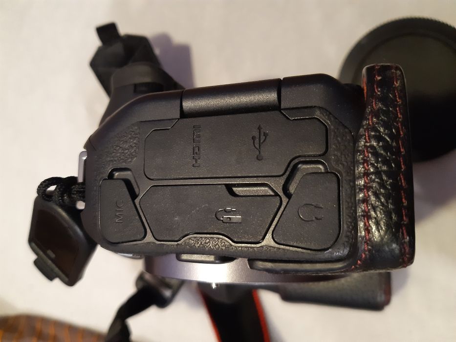 Aparat bezlusterkowy Canon EOS R7 bdb stan + extra bateria + case