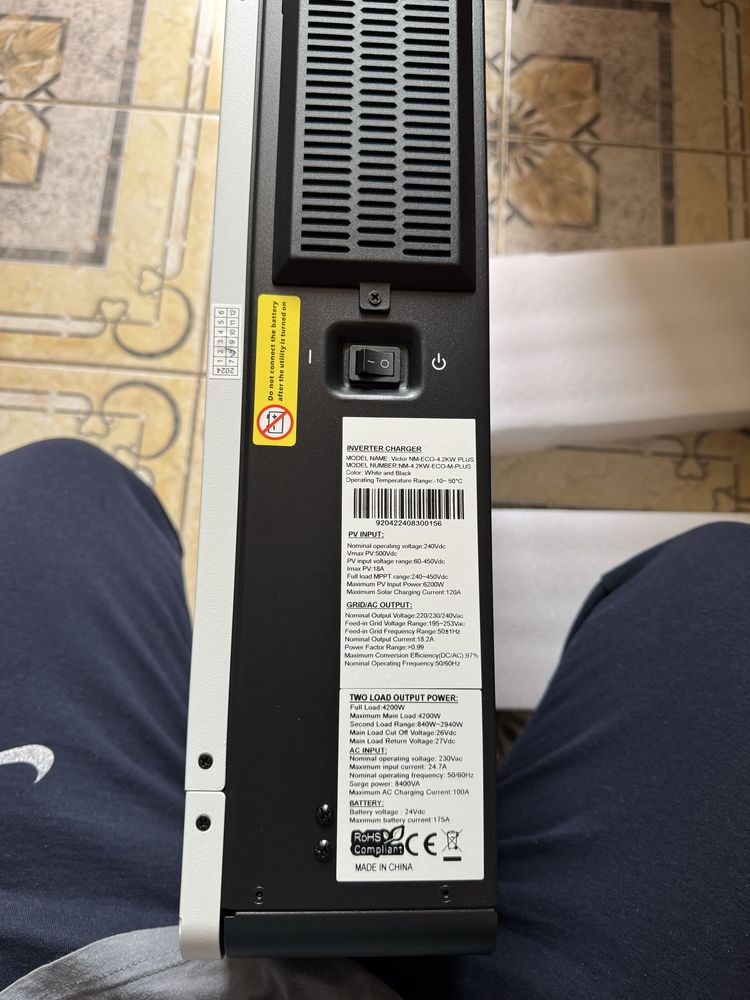 Продам гибридный инвертор 4.2 кв 24 вольт wi-fi