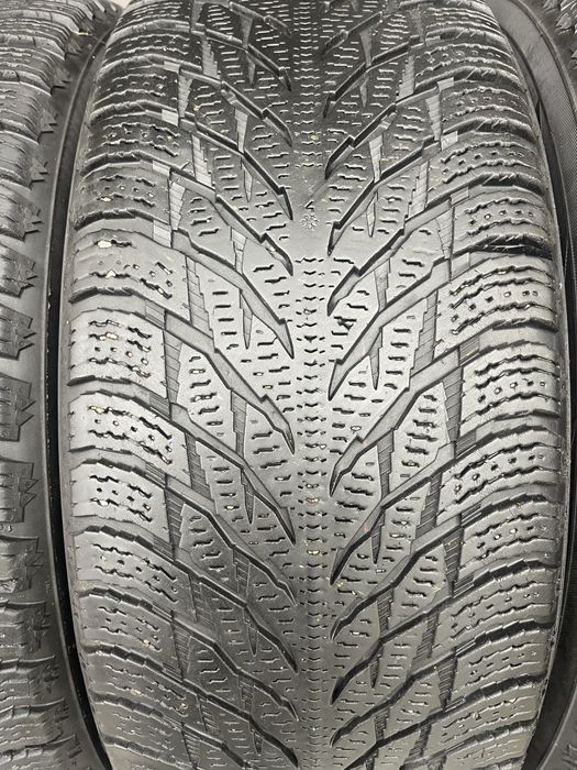 Шинии зимові R17 265 65 Nokian Склад Осокорки RLX