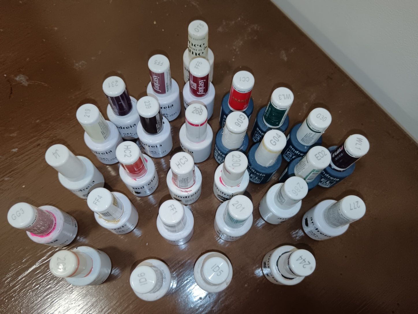 Lote +100 vernizes Andreia & Inocos – Gel e normais – 175€