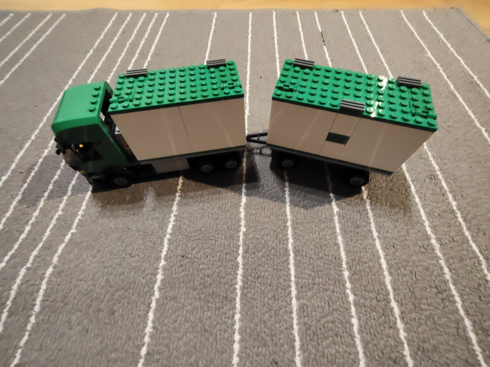LEGO 7733 ciężarówka towarowa