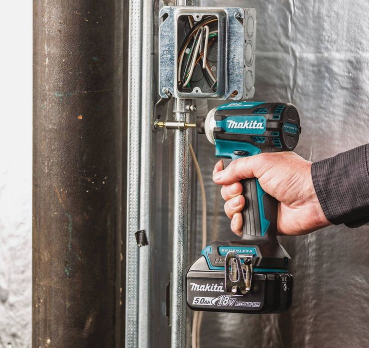 Набір безщіткових шуруповертів MAKITA XT288T 18V LXT