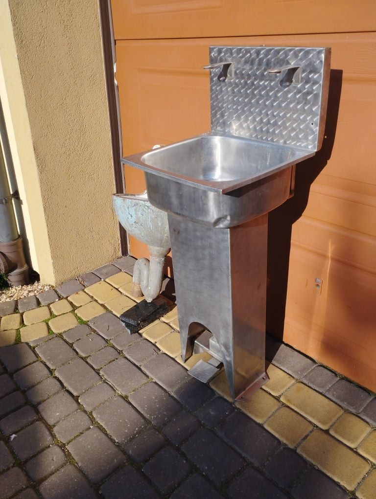 Umywalka  zlew żeliwny PRL