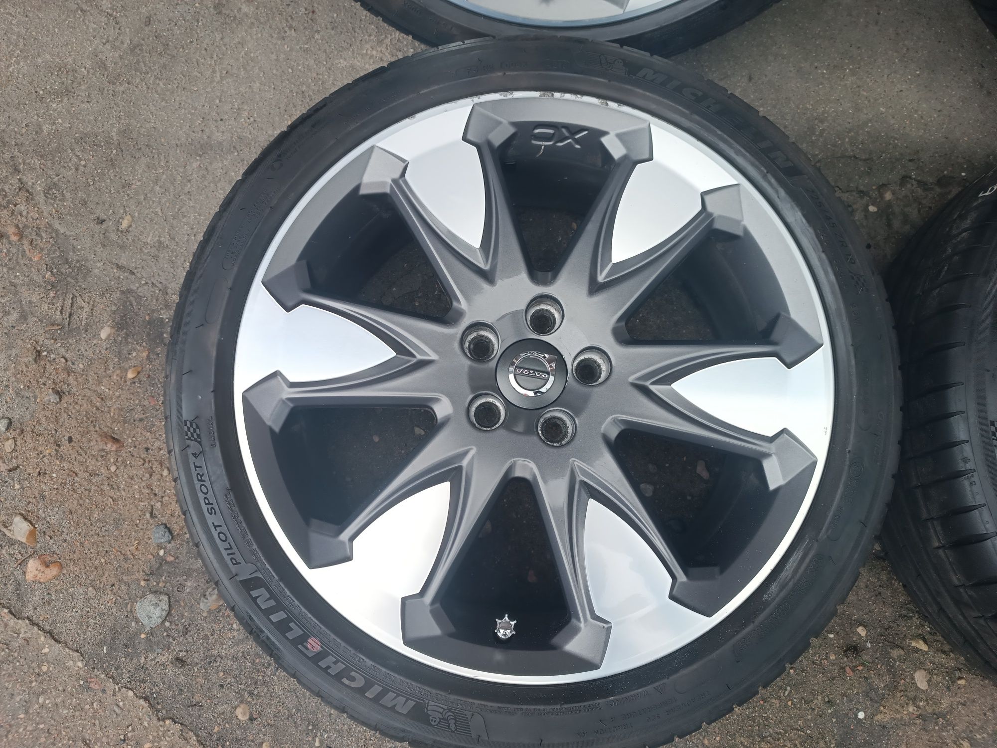 Koła 19 Volvo 5x108 V70 XC70 225/45/19 Erakir ET55 V60 XC60 8jx19 Ford