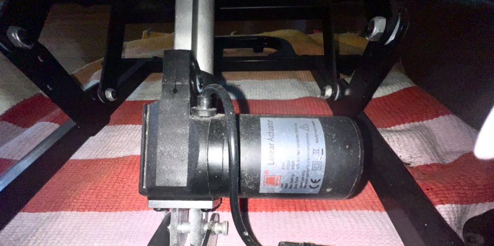 Cadeirão ou Poltrona elevatória com sistema electrico