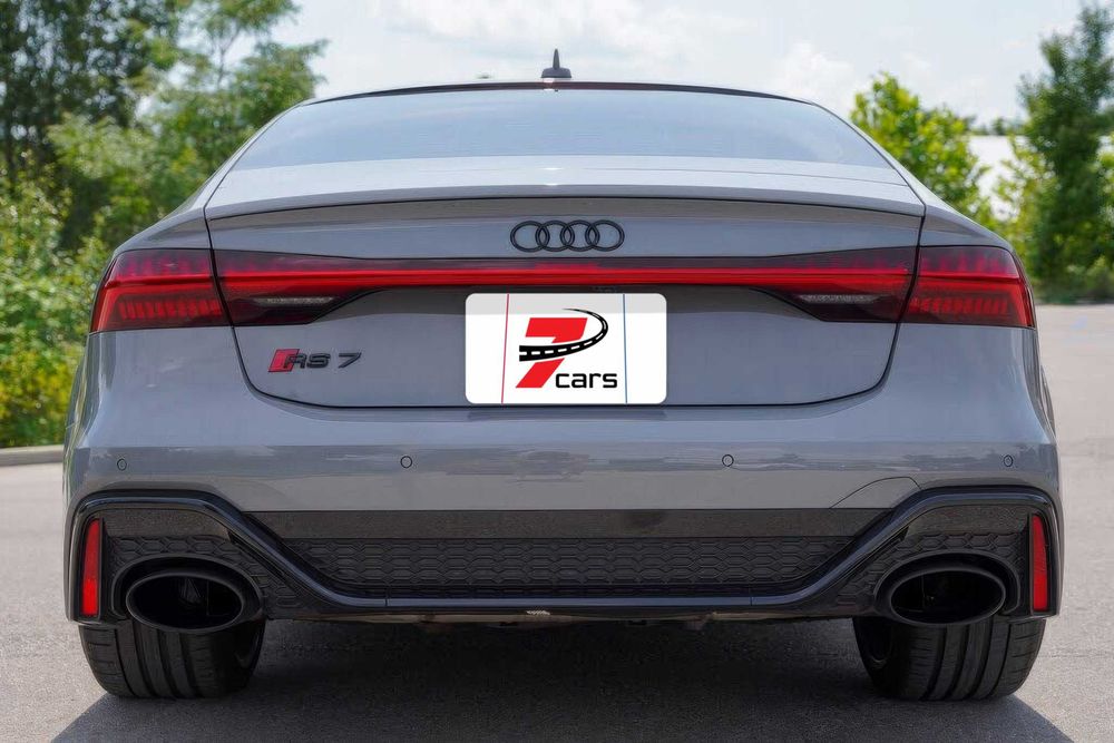 Audi RS7 quattro      2022