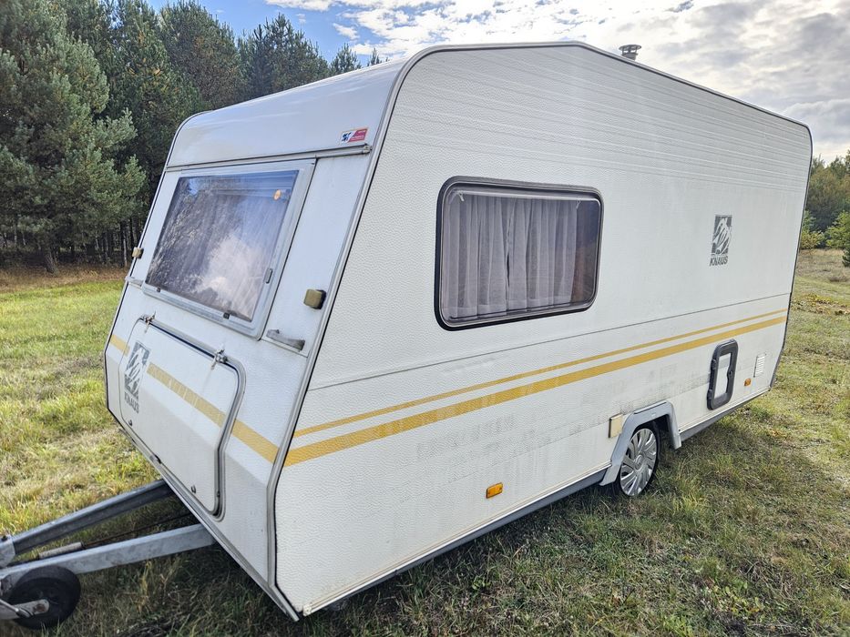 Przyczepa kempingowa Knaus z przedsionkiem 970Dmc