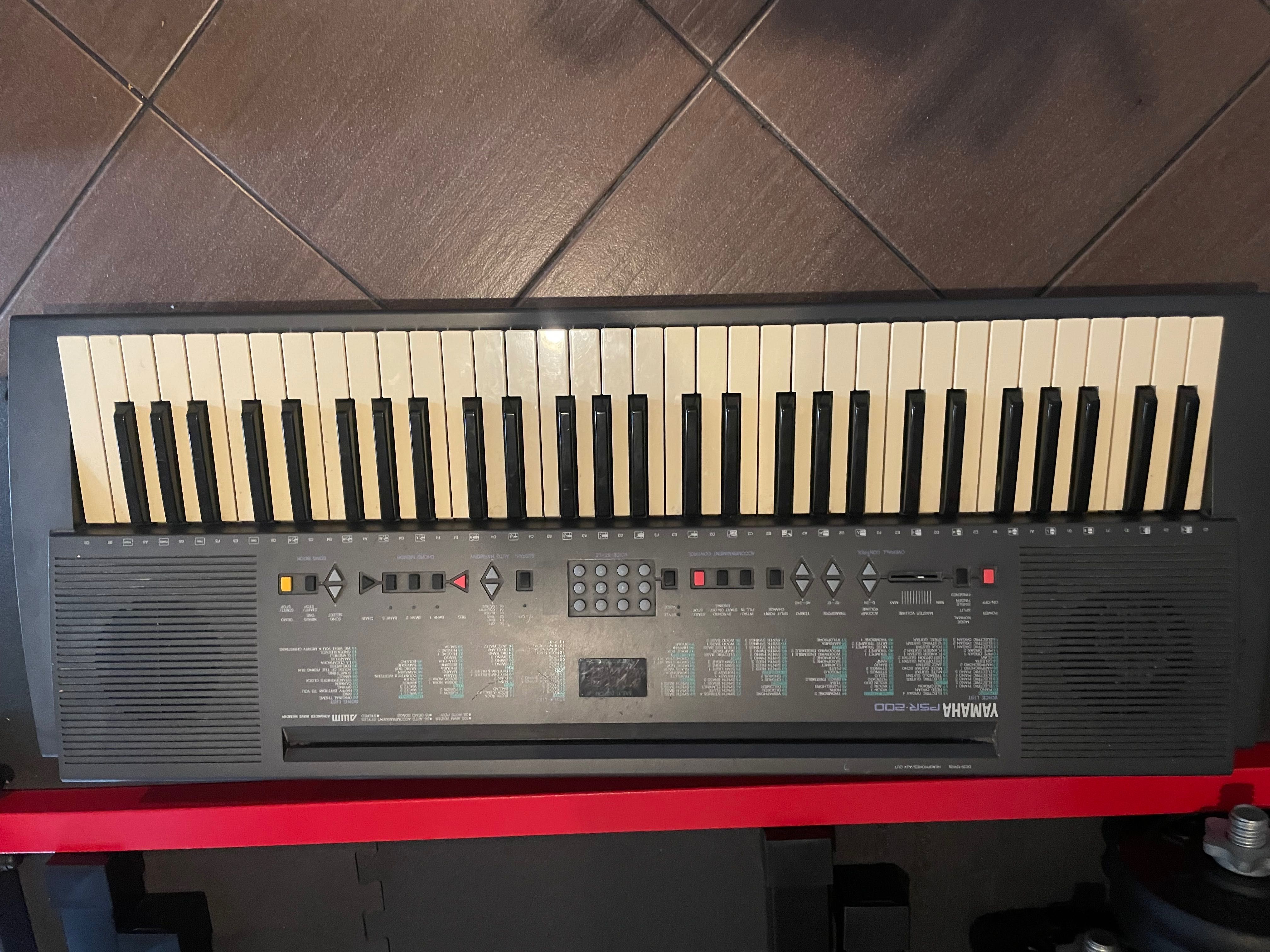 Yamaha PSR 200 keyboard