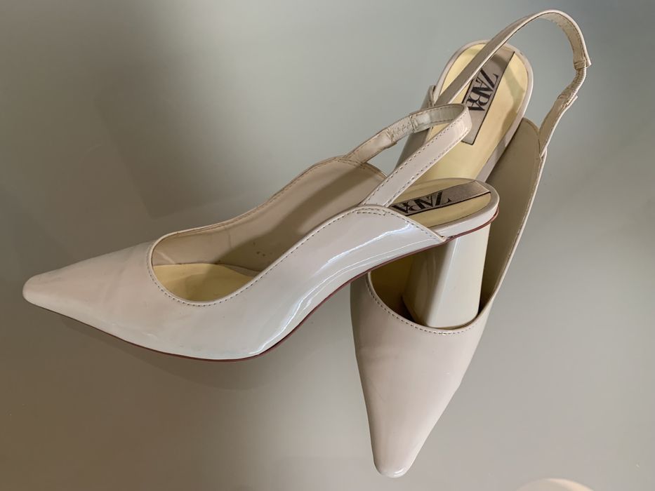Sapatos de salto Zara