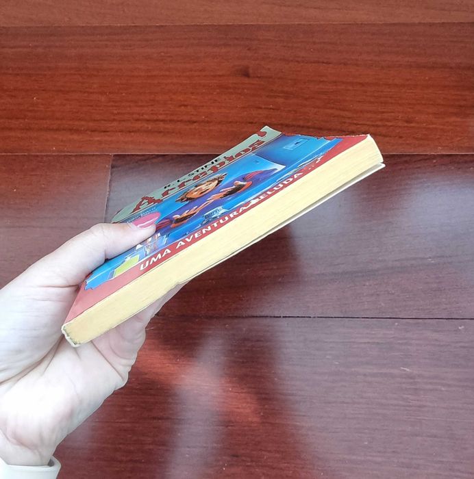 Livro "Arrepios - Uma Aventura Peluda" Vol. 14 de R. L. Stine