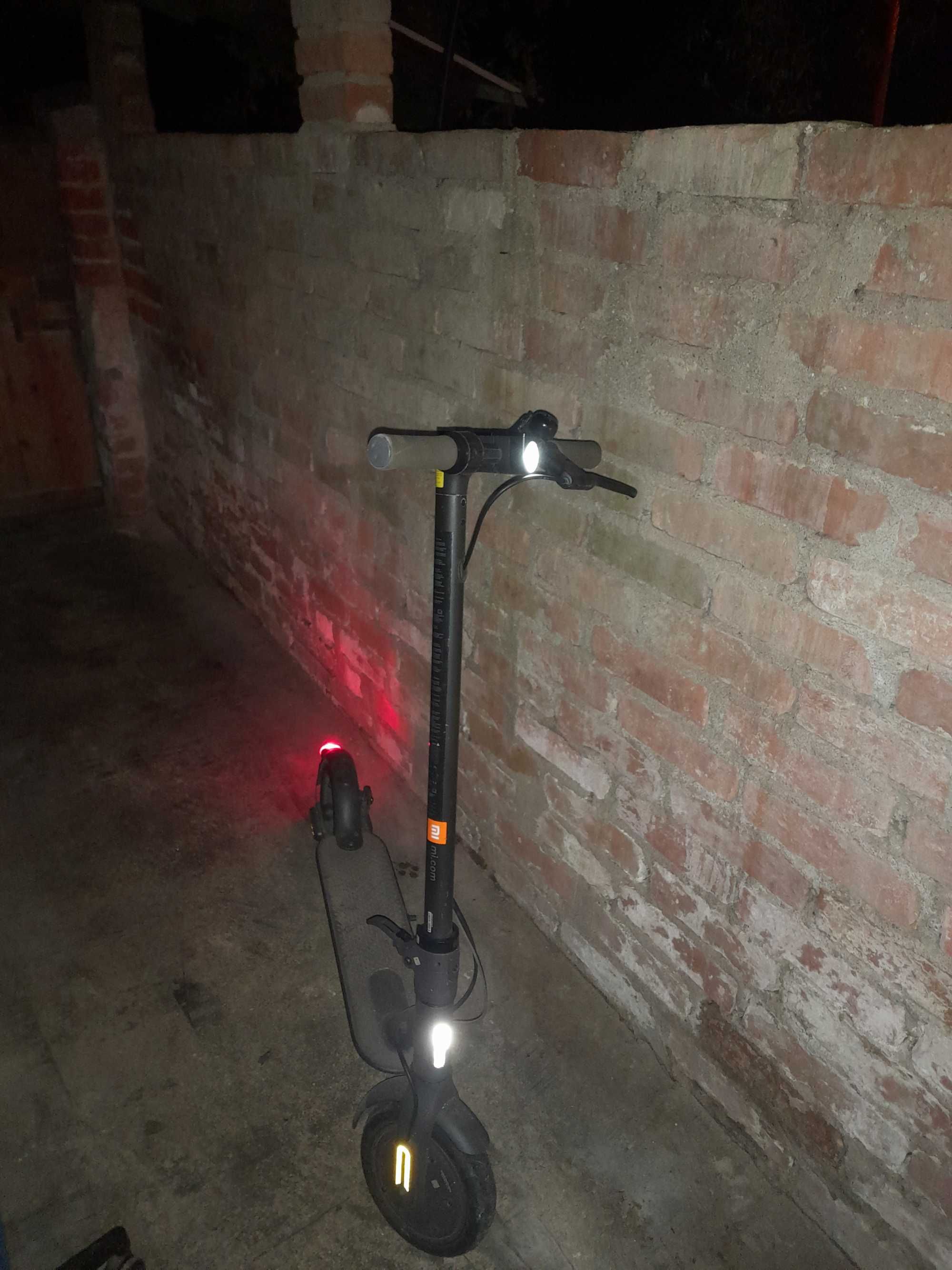 Trotinete elétrica xiaomi ainda com os plasticos