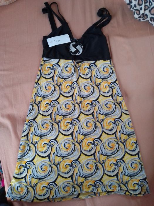 Сарафан жіночий одяг