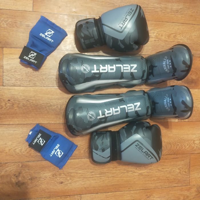 Защита голени и стопы,футы.перчатки  боксерские