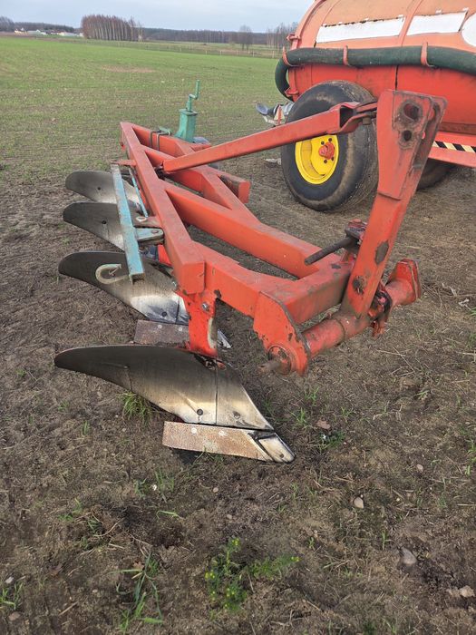 Pługi 4 zagonowe agromasz