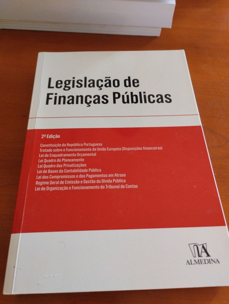 Códigos e processos de direito