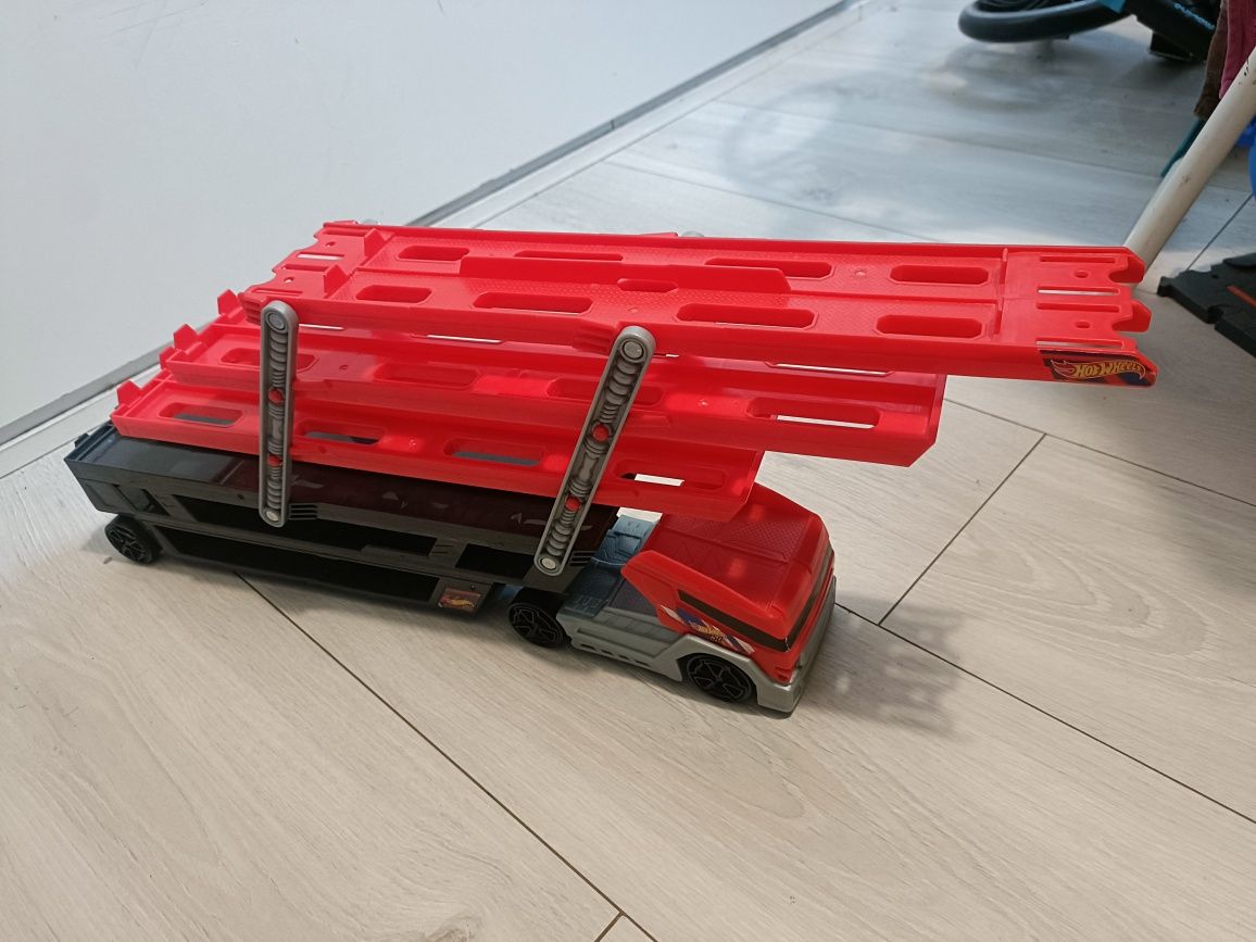 Auto laweta hot wheels