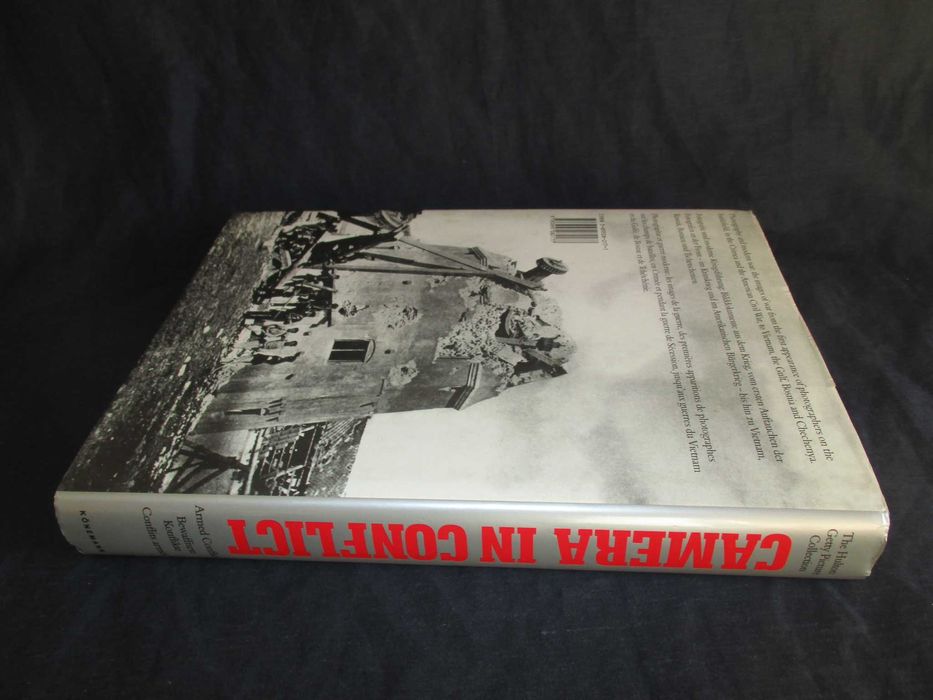 Livro Camera in Conflict Armed Conflict Robert Fox