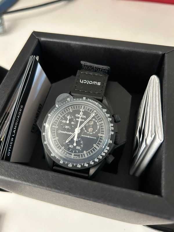 Księżycowy Snoopy Omega x Swatch SO33B700