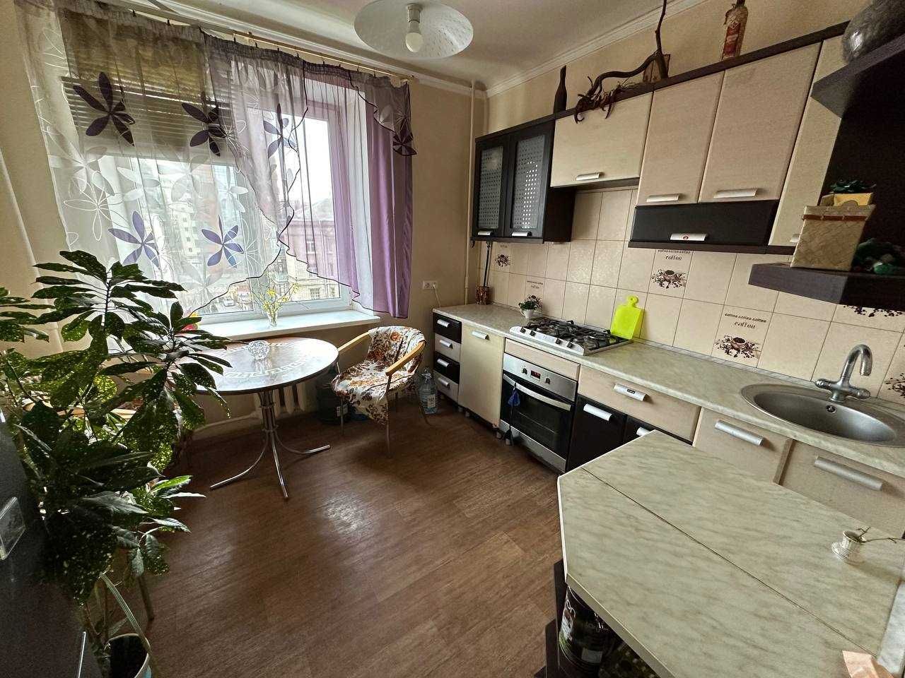 Продам Центр 3 ком квартира Дзержинского Вернадского 33 105 м2
