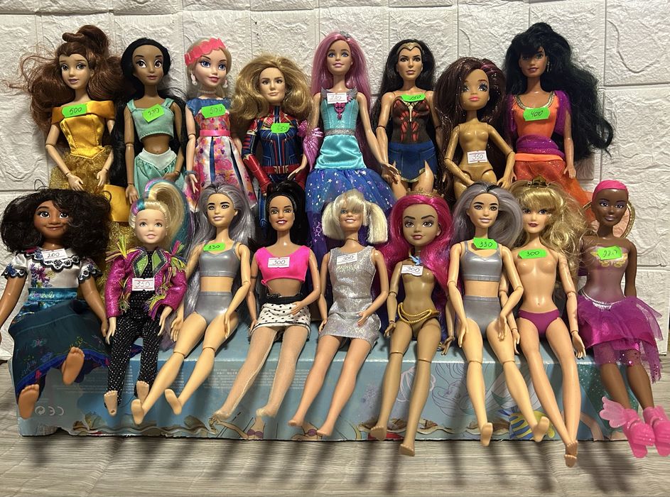 Куколки барби разные !