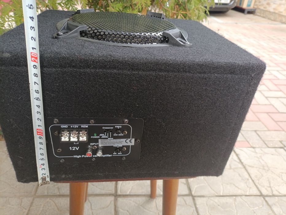 Компактный сабвуфер Sven с усилителем