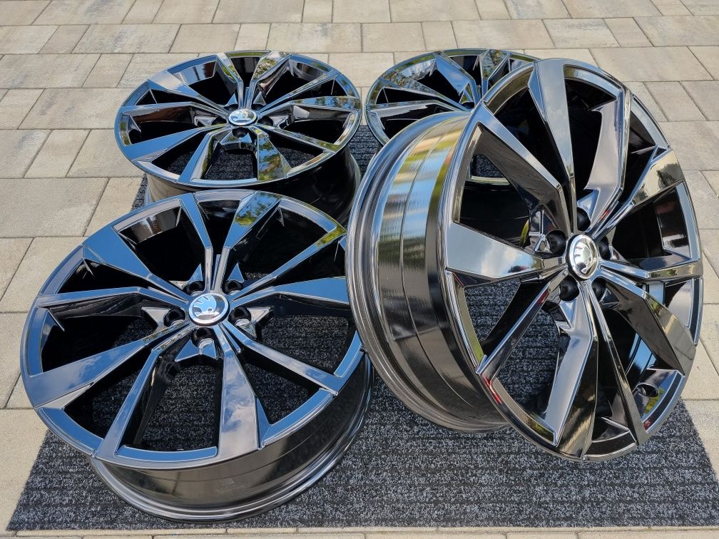 Skoda Kamiq 18 " Felgi aluminiowe nowe 5x100 Rapid Fabia Czarne