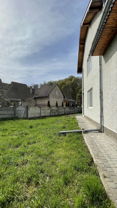 3-поверховий будинок і земельна ділянка 11 соток в центрі Галича _OL