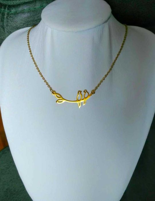 Colar Aço Dourado Passaros a Namorar NOVO