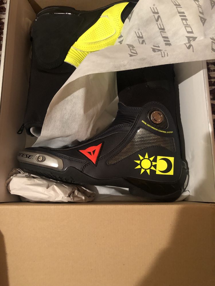 Dainese Axial VR 46 Tamanho 43