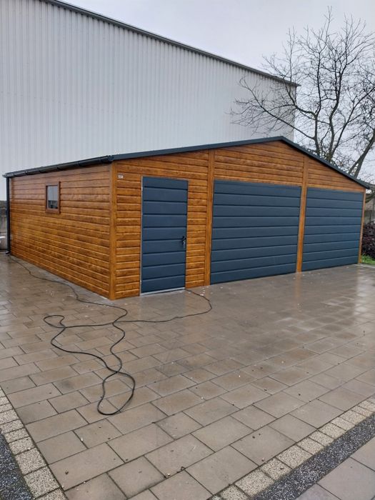 Garaż blaszany blaszak nowoczesny wygląd drewnopodobny