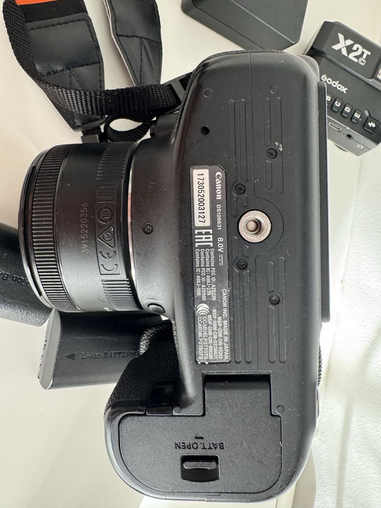 Canon EOS 6D Mark II + Canon EF Lens 50mm 1:1.8 STM