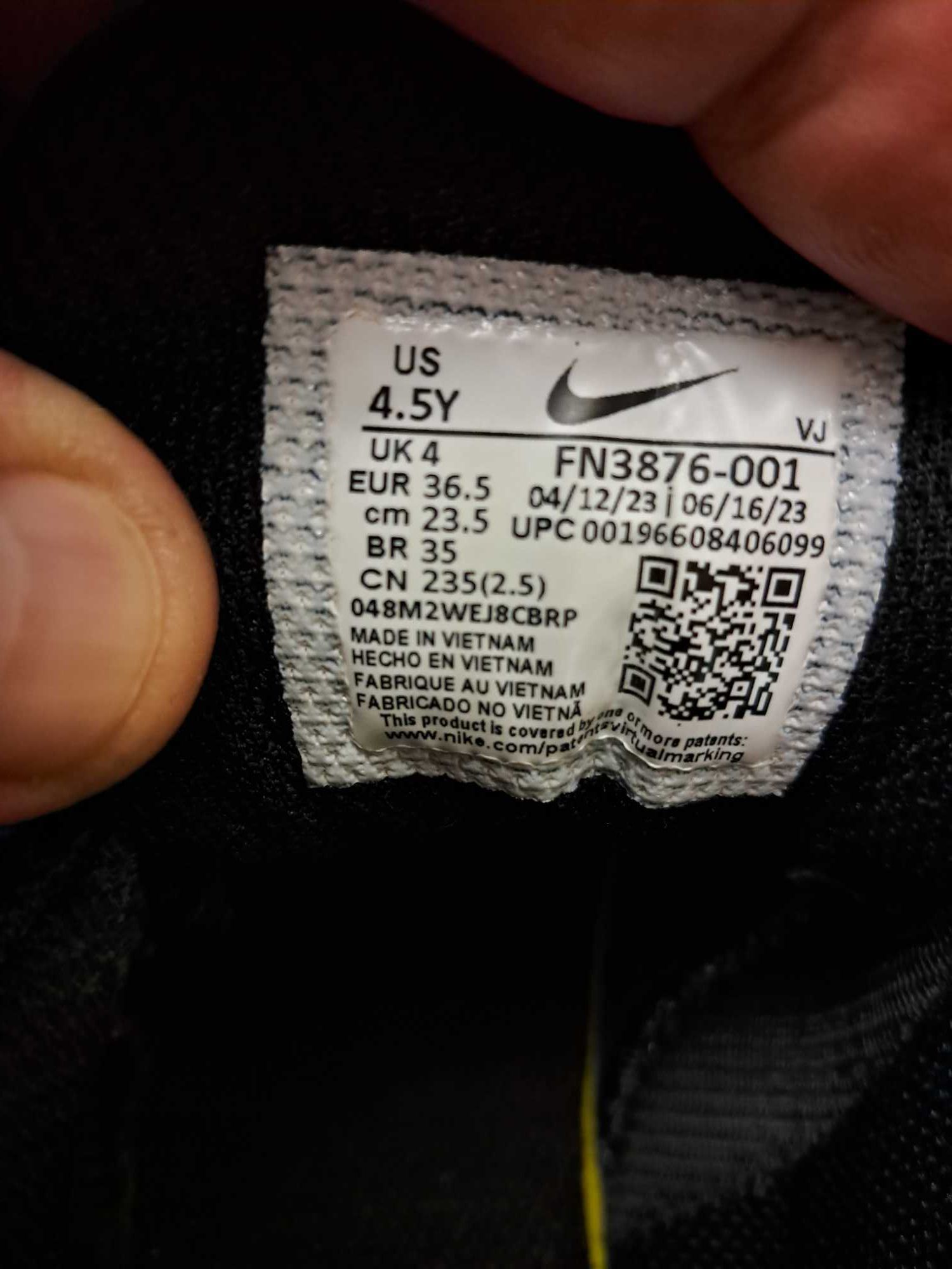 Детские Кроссовки Nike  оригинальные 36.5 . размер стелька 24см
