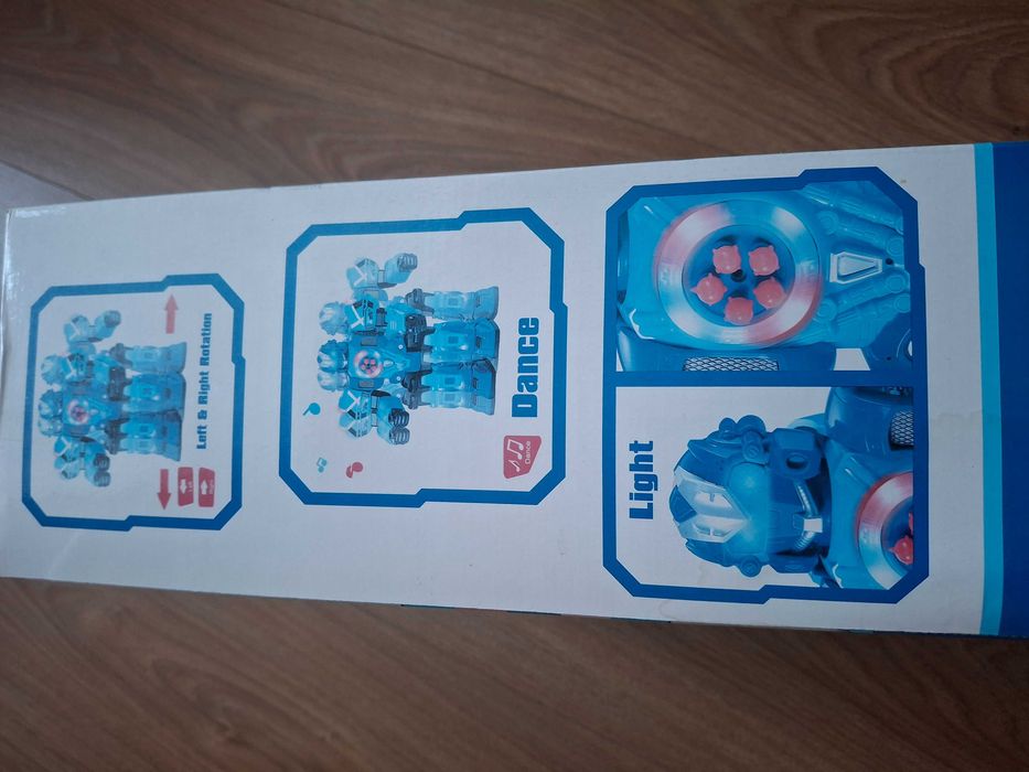 Робот стреляет танцует ходит звук свет