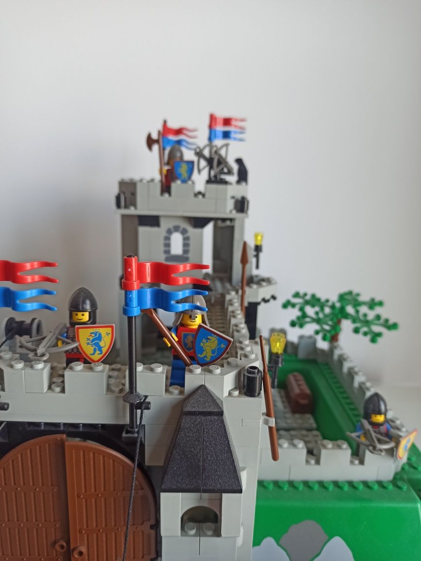 LEGO Castle 6081 King's Mountain Fortress