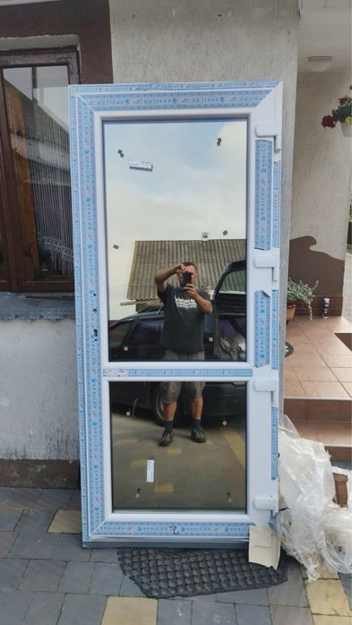 Двері вхідні металопластикові