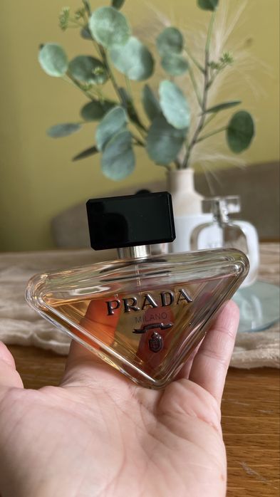 ОРИГІНАЛЬНІ жіночі духи куплені в Швеціі, Giorgio Armani і PRADA