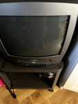 Telewizor CRT Phillips TV VHS Combo + stolik na kólkach ten sam kolor